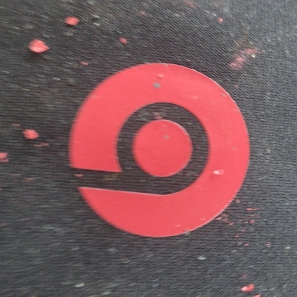 Red Beats Solo Headphones - Picture 4 of 4